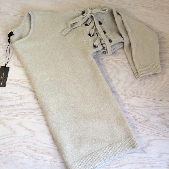 Romeo & Juliet Couture Sweaters - ⚜️Romeo & Juliet⚜️NWT Tie Together Sleeve Medium